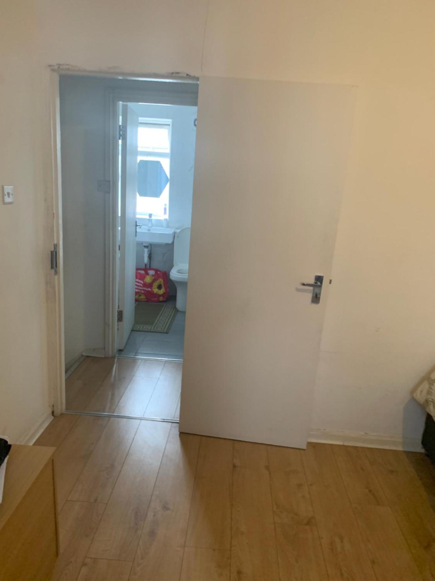 Bed and Breakfast At Apex House Dagenham Exterior foto